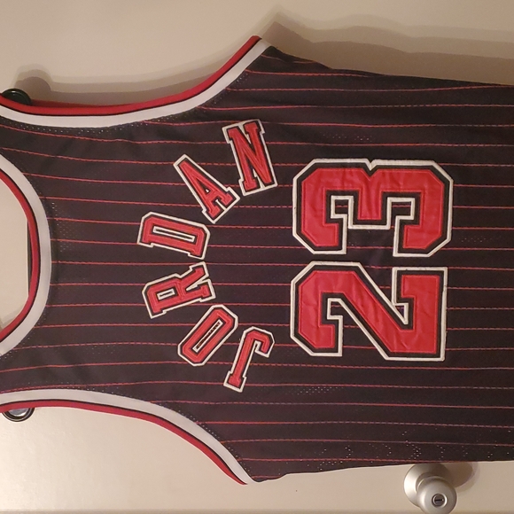 Jordan authentic chicago bulls pinstriped jersey! - Picture 6 of 6